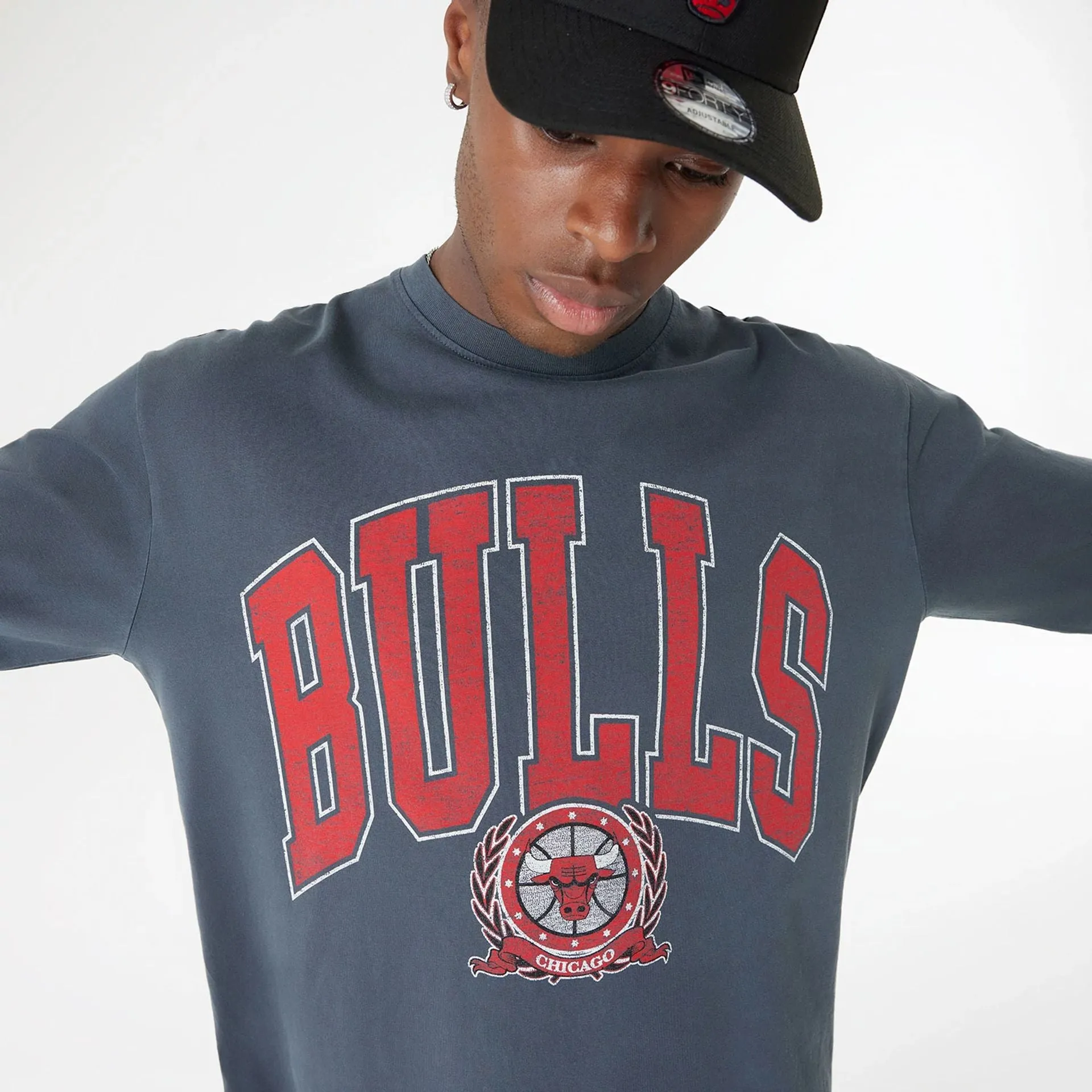 Chicago Bulls Oversized Essential Black Oversized Long Sleeve T-Shirt