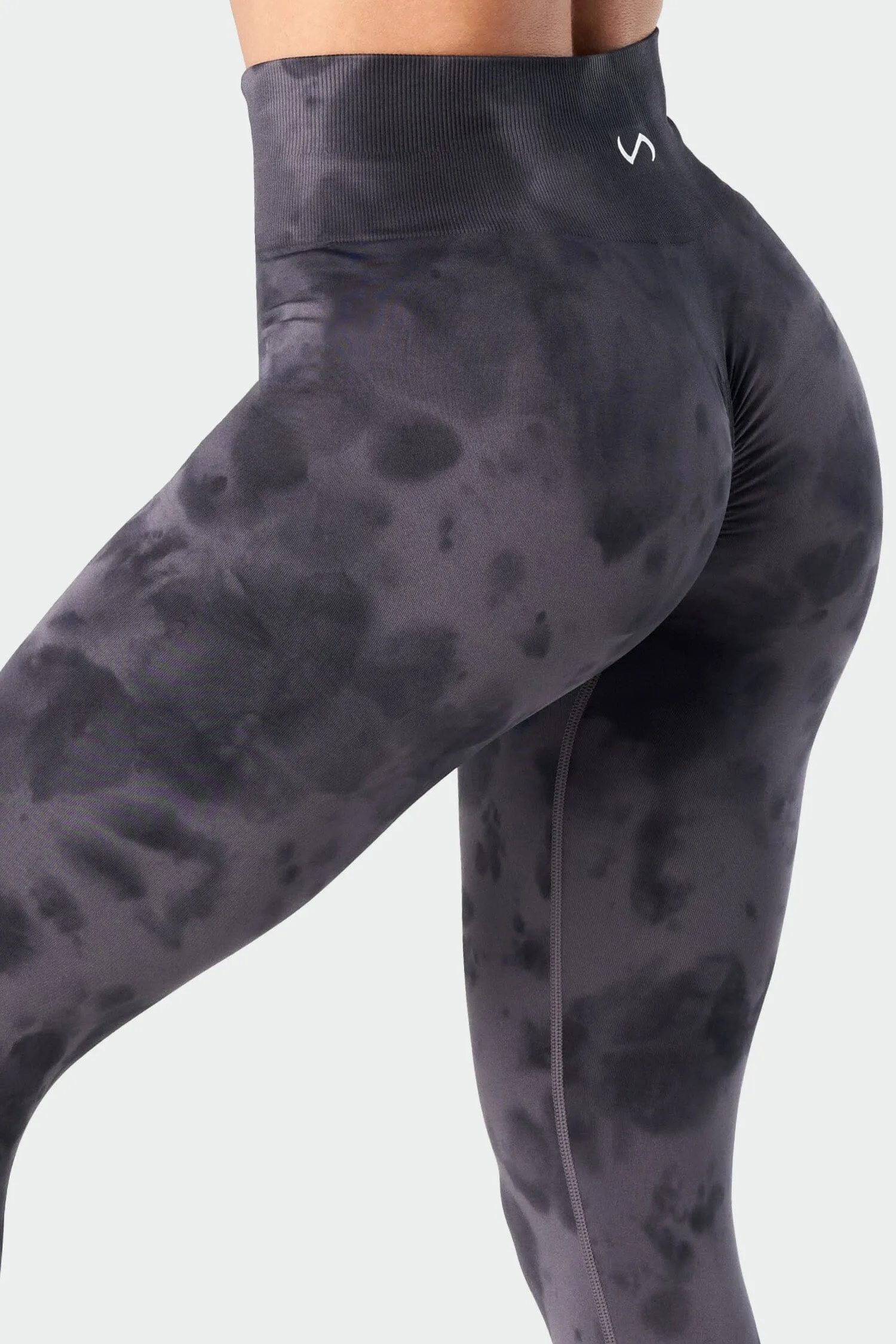 Cosmic Seamless Scrunch Butt Leggings