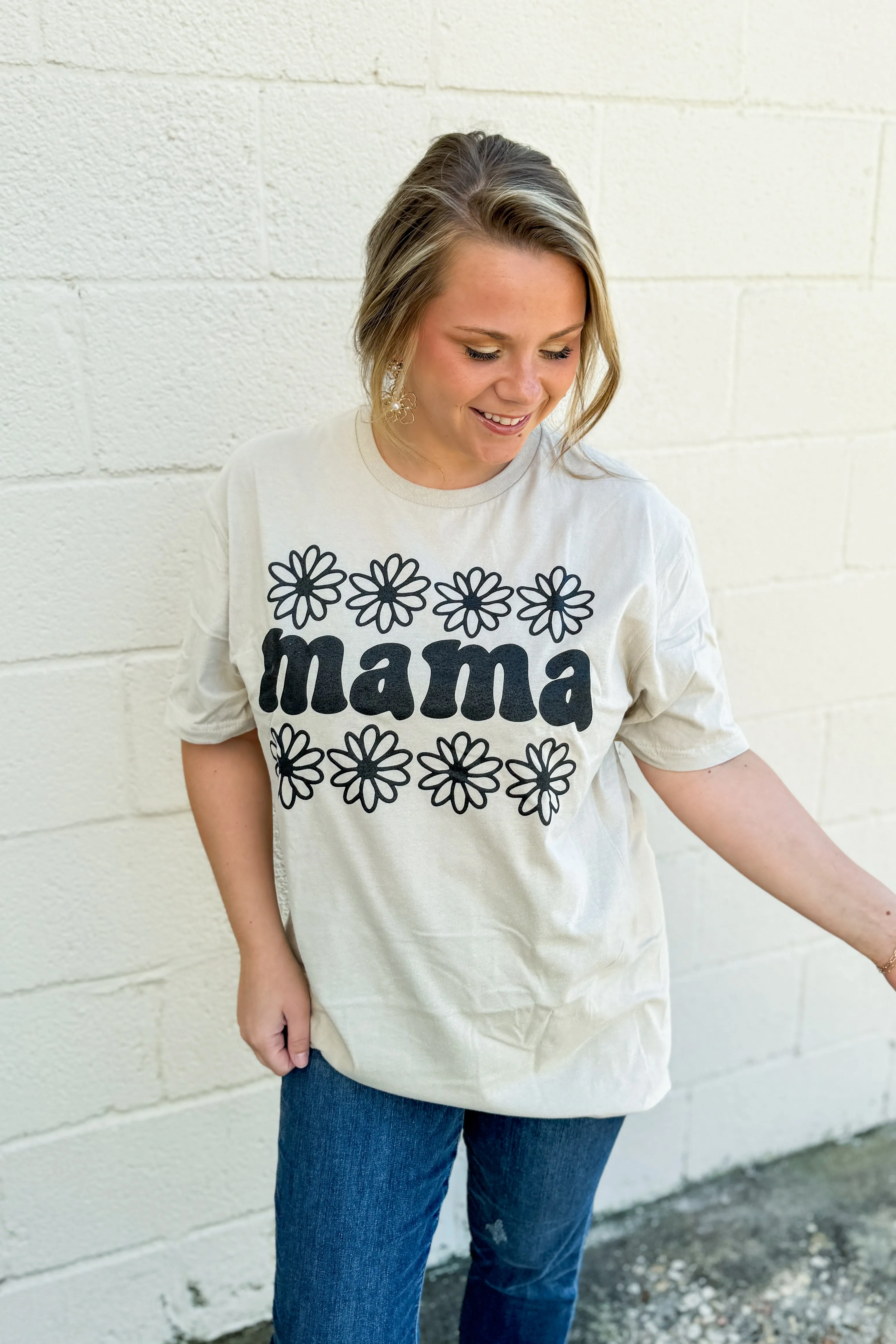 DEAL | Mama Daisy Graphic Tee, Sand