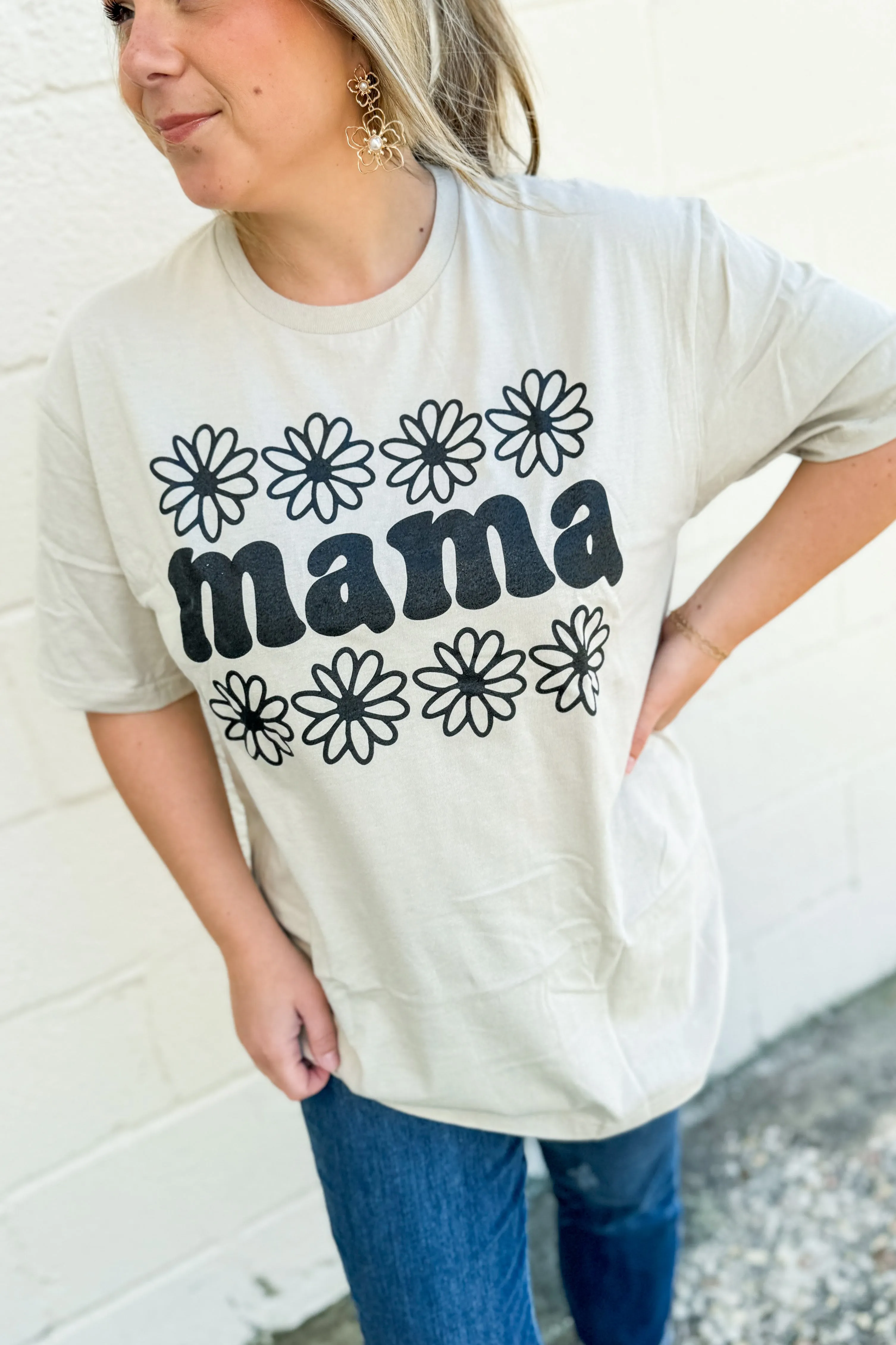 DEAL | Mama Daisy Graphic Tee, Sand