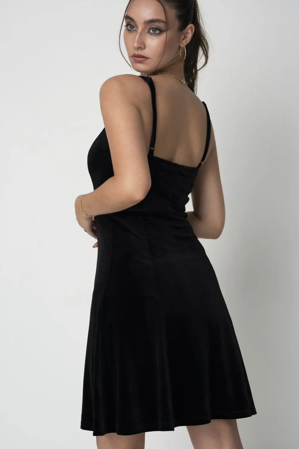 Double Second Black Sweetheart Neck Velvet Skater Dress