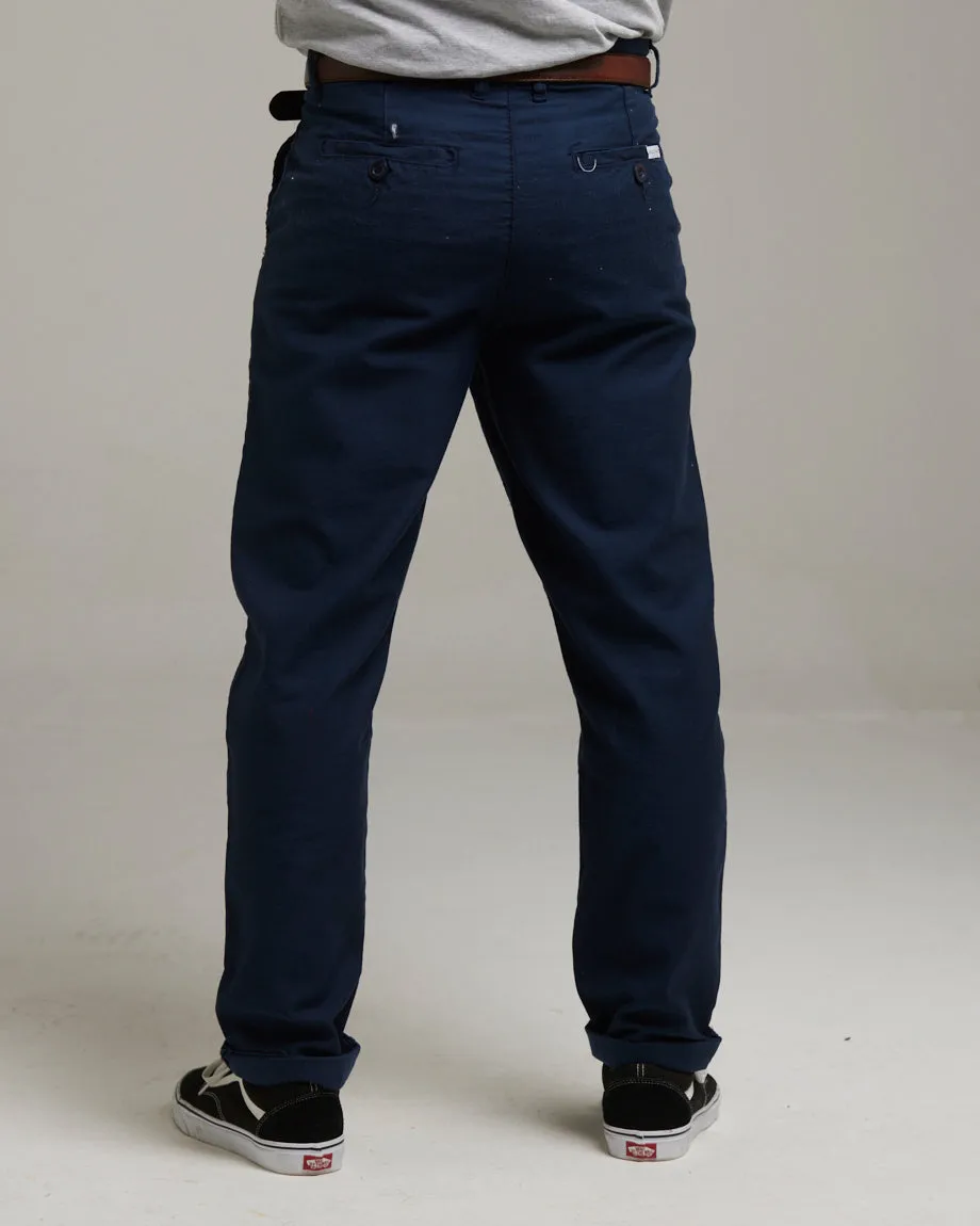 DOWA MEN'S RELAXED FIT CHINOS | NAVY