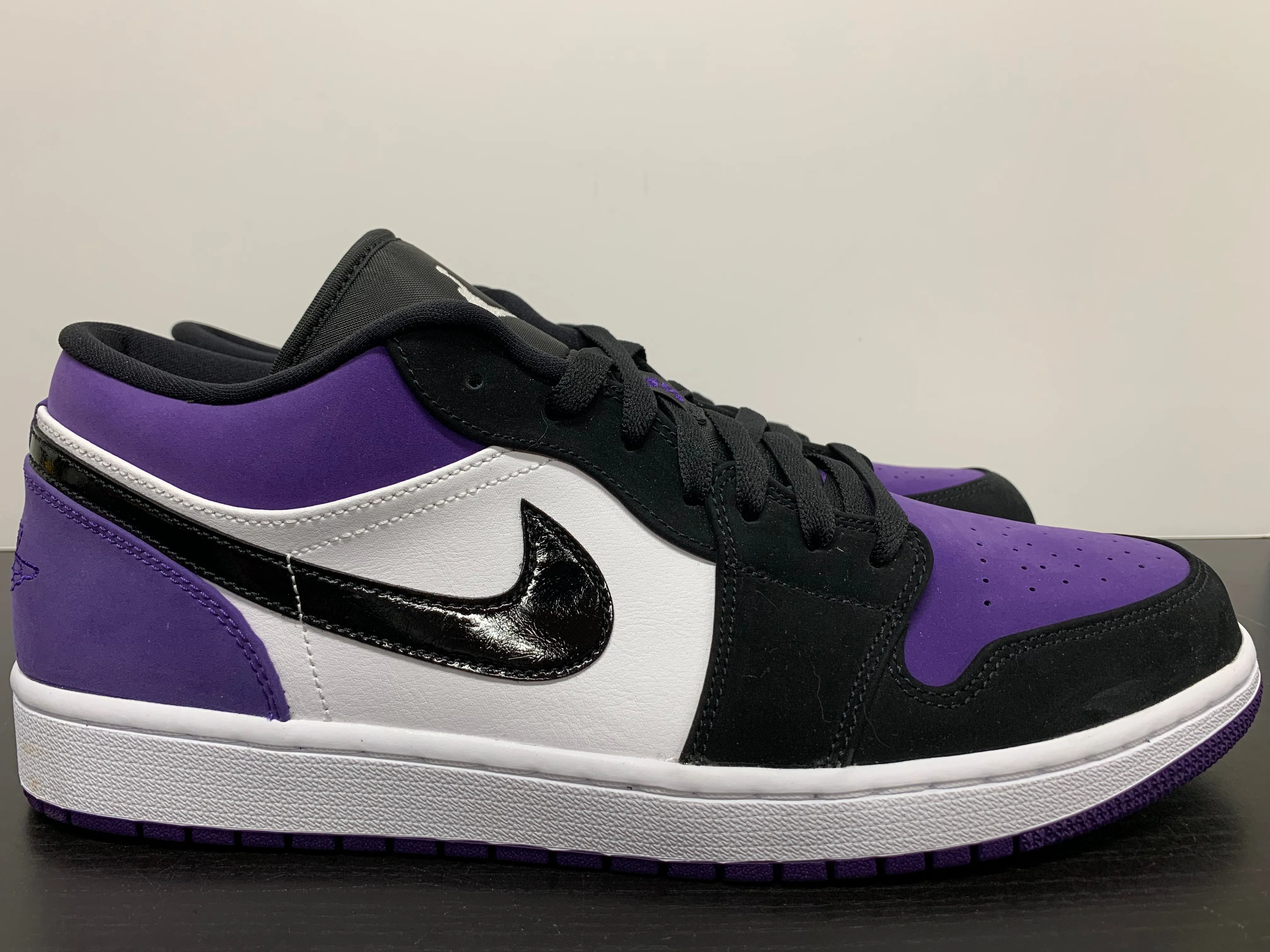 Nike Air Jordan 1 Low Court Purple