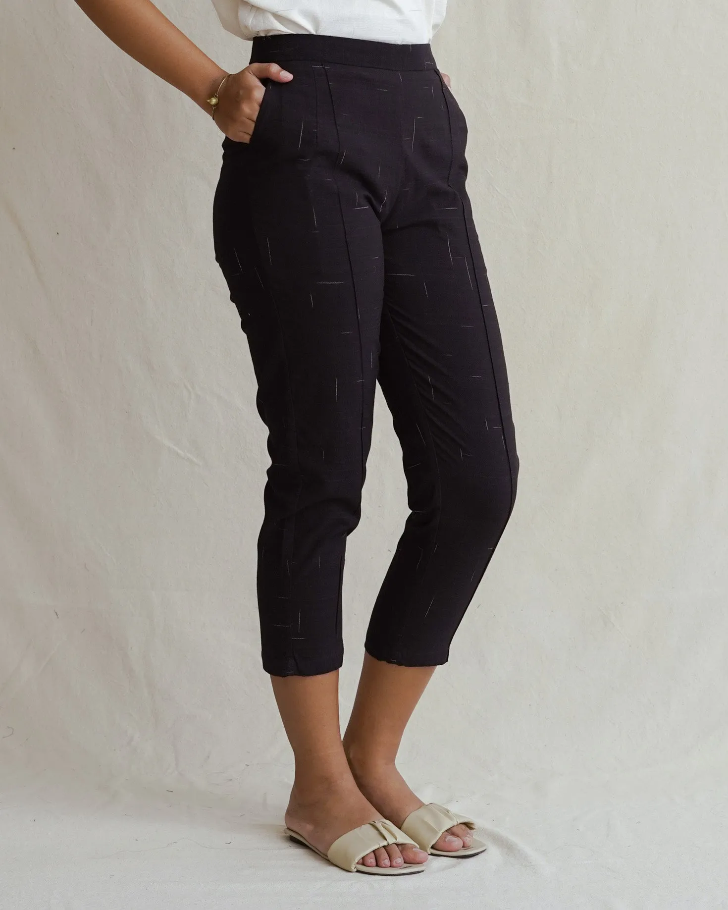 PAGISENJA - Fitted Pants