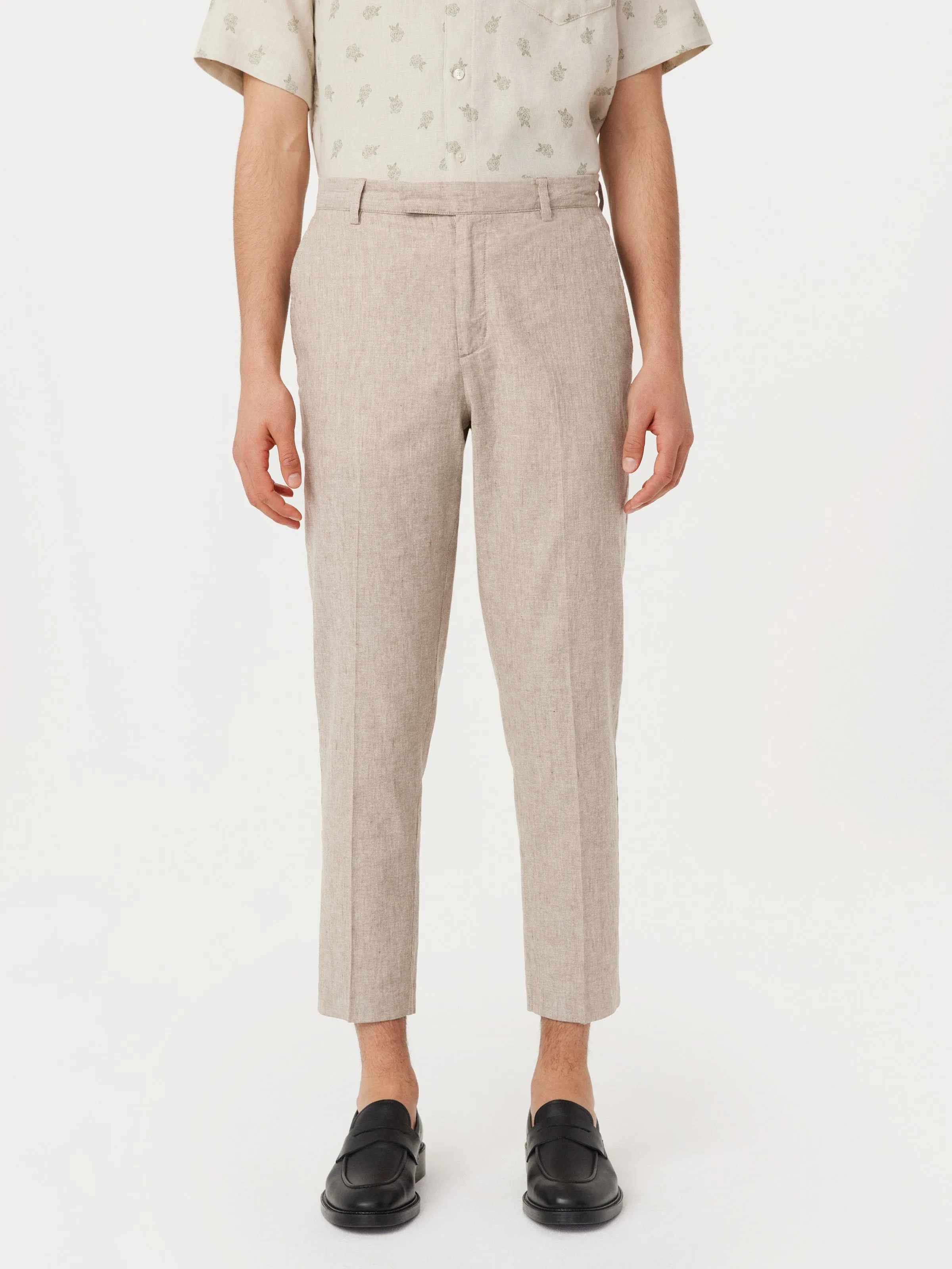 The Colin Tapered Linen Pant in Hazel